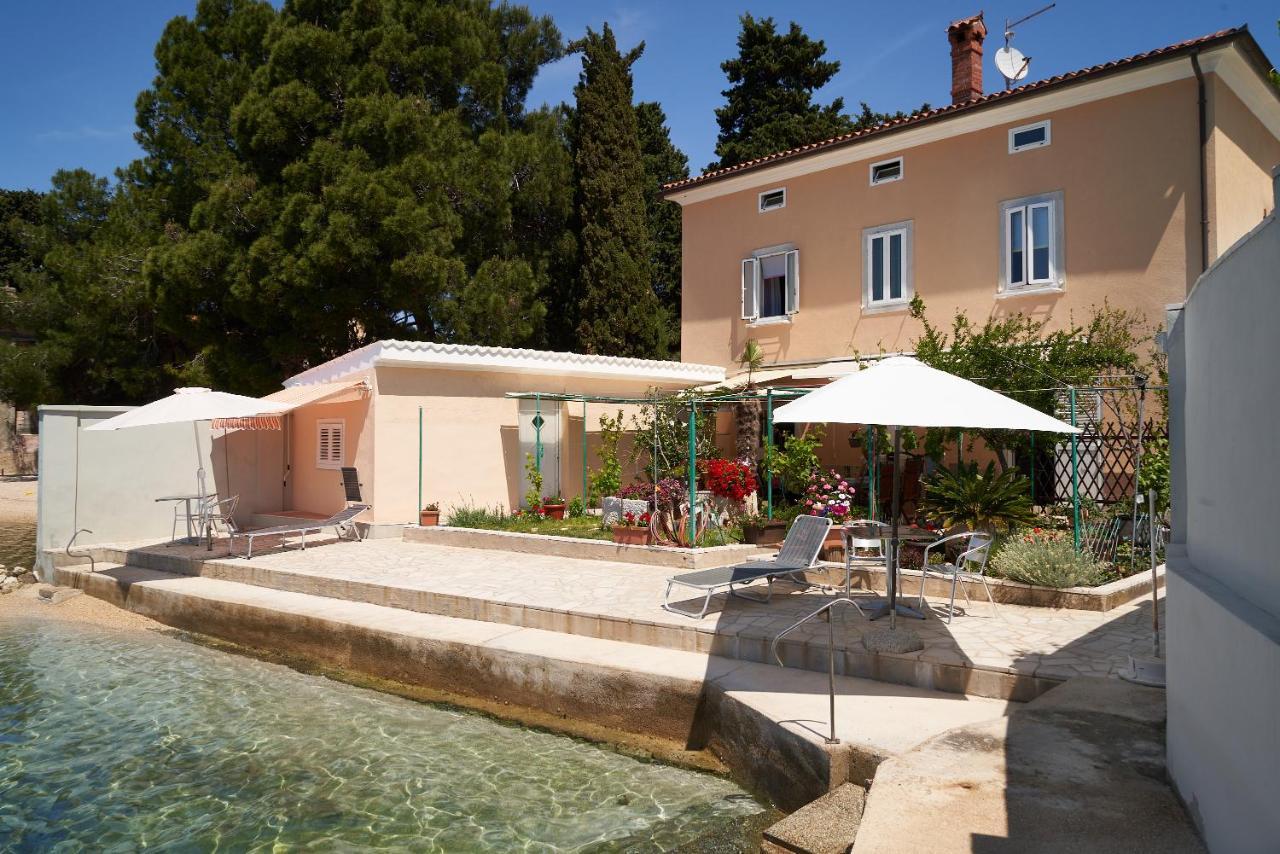 Apartments Nives Cres Luaran gambar