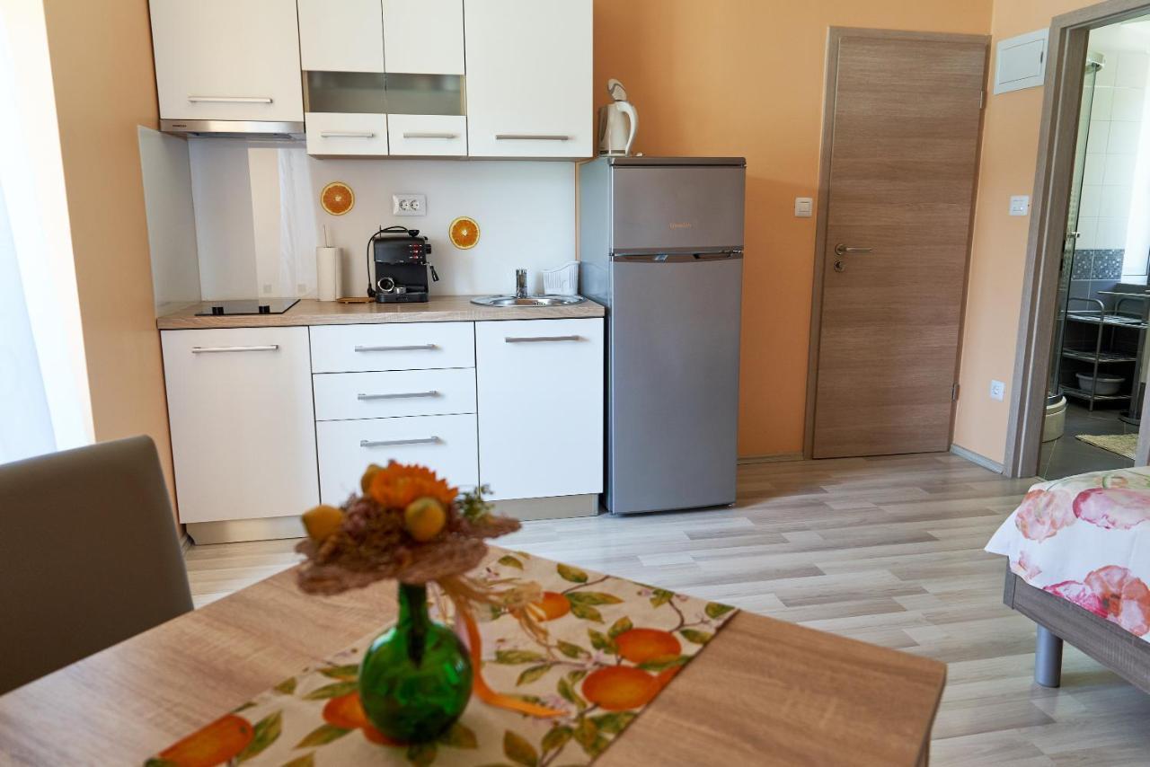 Apartments Nives Cres Luaran gambar