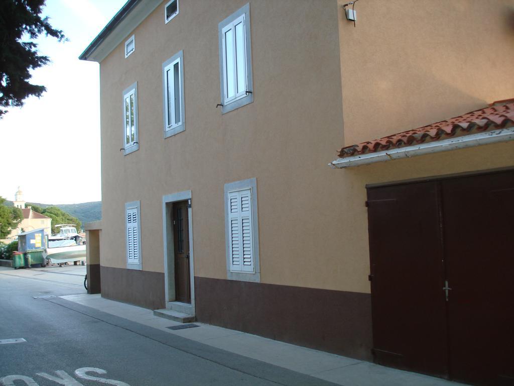 Apartments Nives Cres Luaran gambar