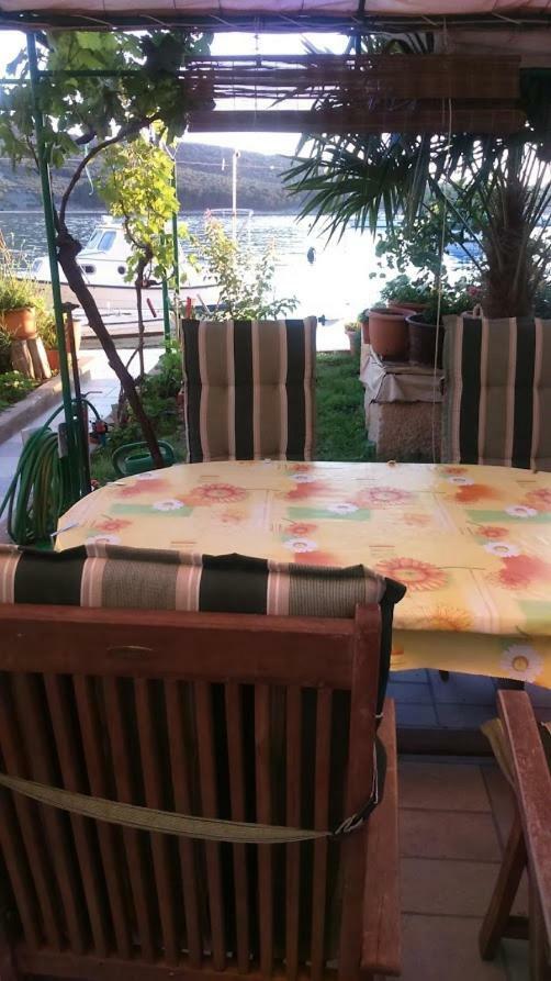 Apartments Nives Cres Luaran gambar